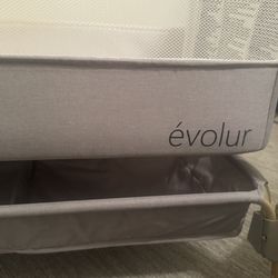 Evolur bassinet co-sleeper