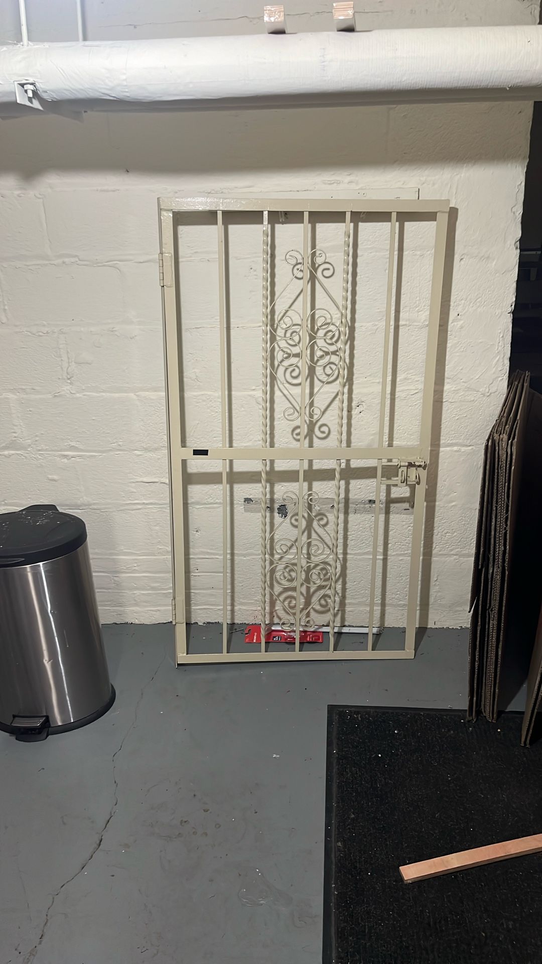 Window Gate