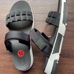 New Woman’s Sandals , 10us
