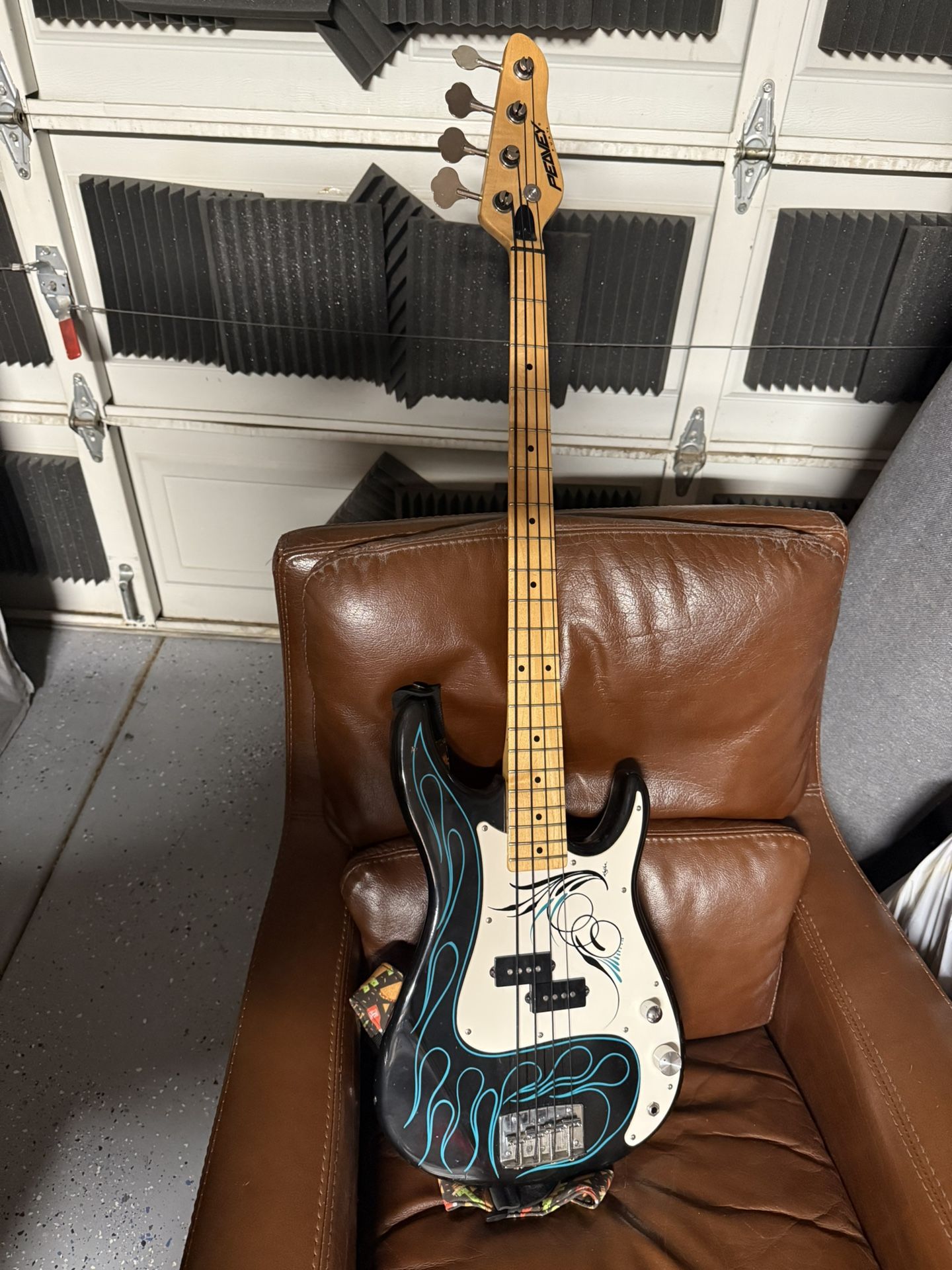 90s Peavey Fury Bass