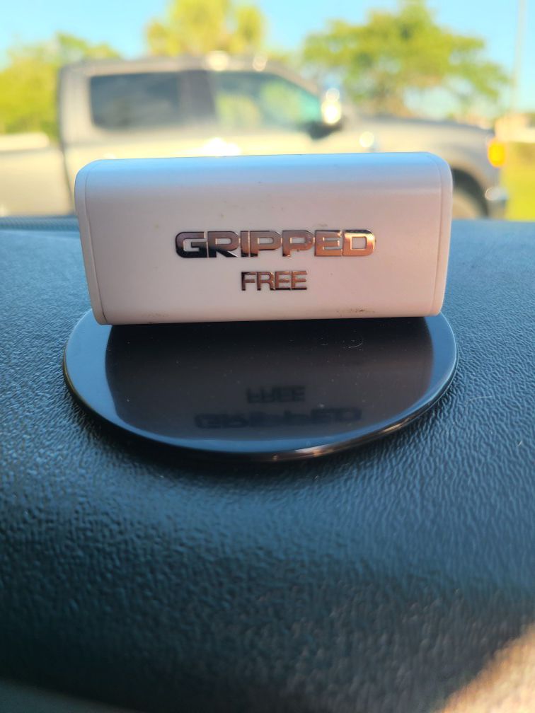 GRIPPED FREE