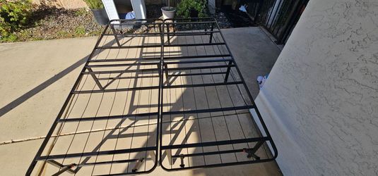 Foldable metal  queen bed frame