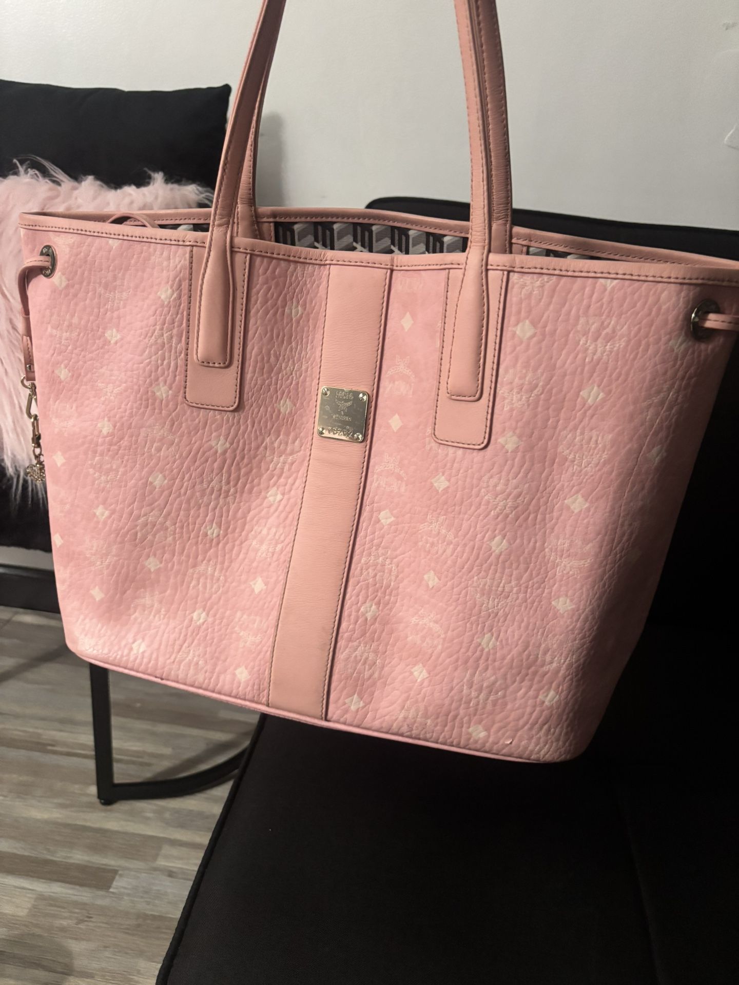 MCM Tote In Visetos Blush Pink