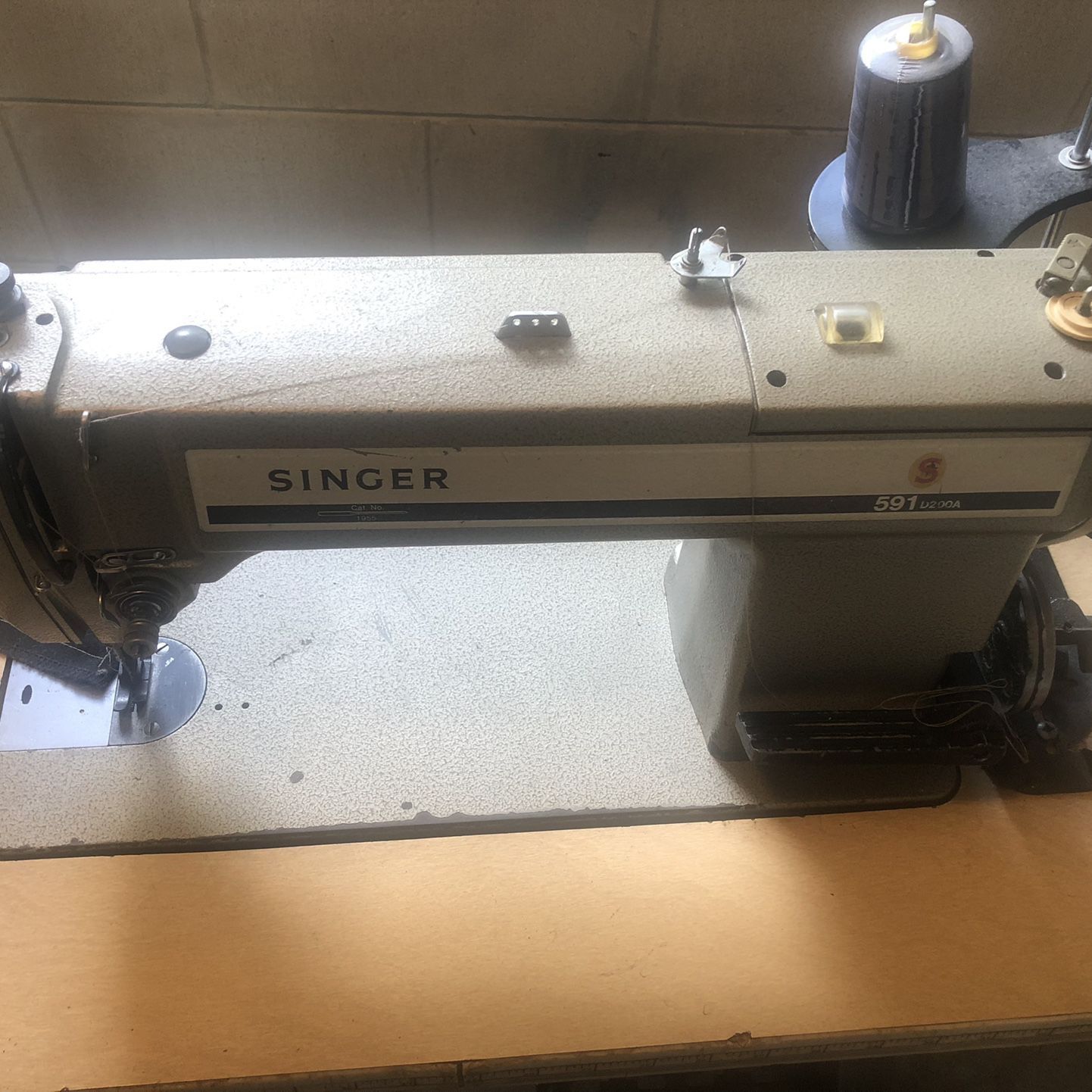 Singer 591 D200A Industrial Sewing Machine for Sale in Orlando, FL 