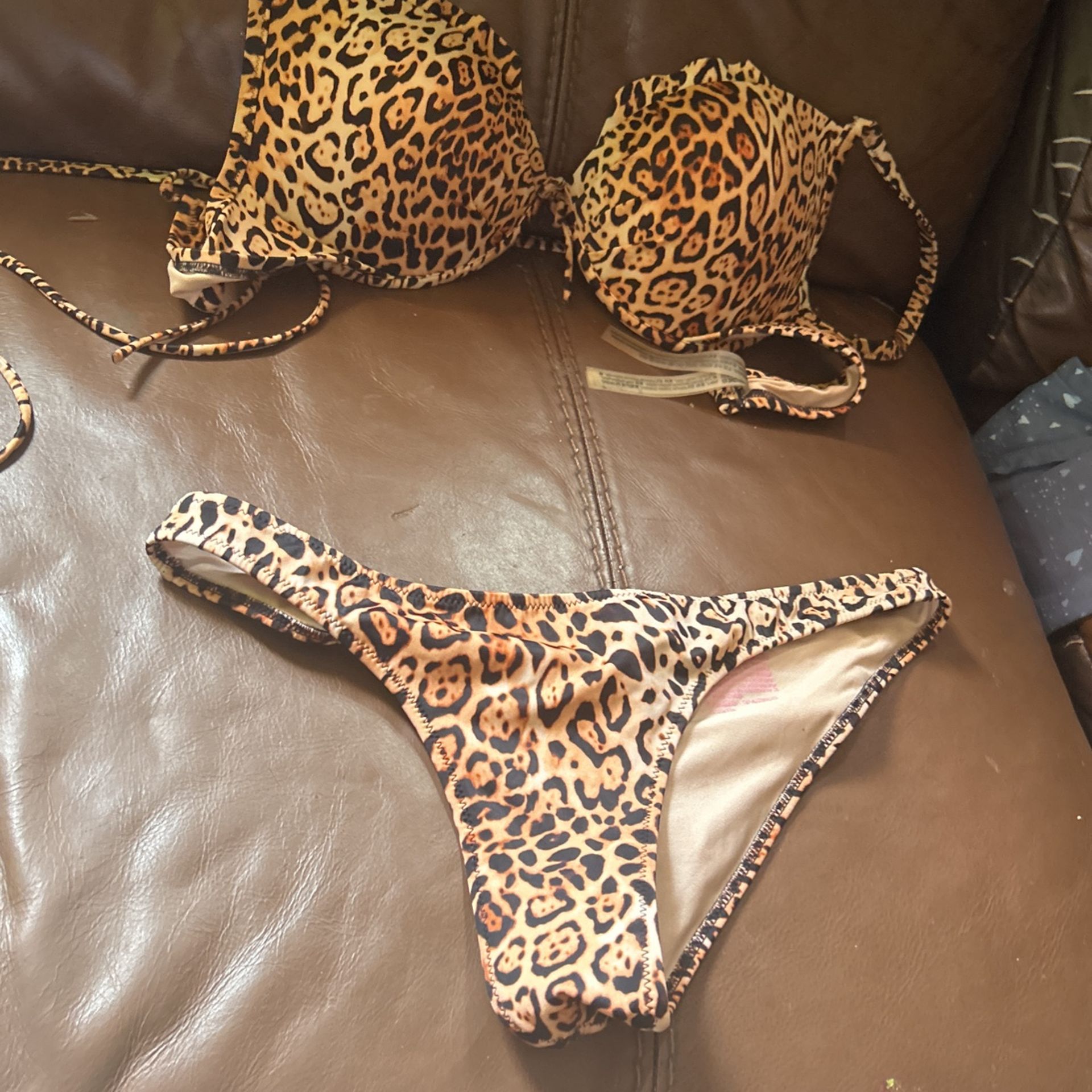 Victoria’s Secret bikini