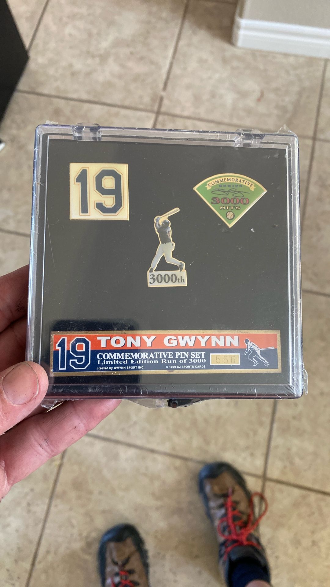 Tony Gwynn 3000 Hit Commemorative Pin Set