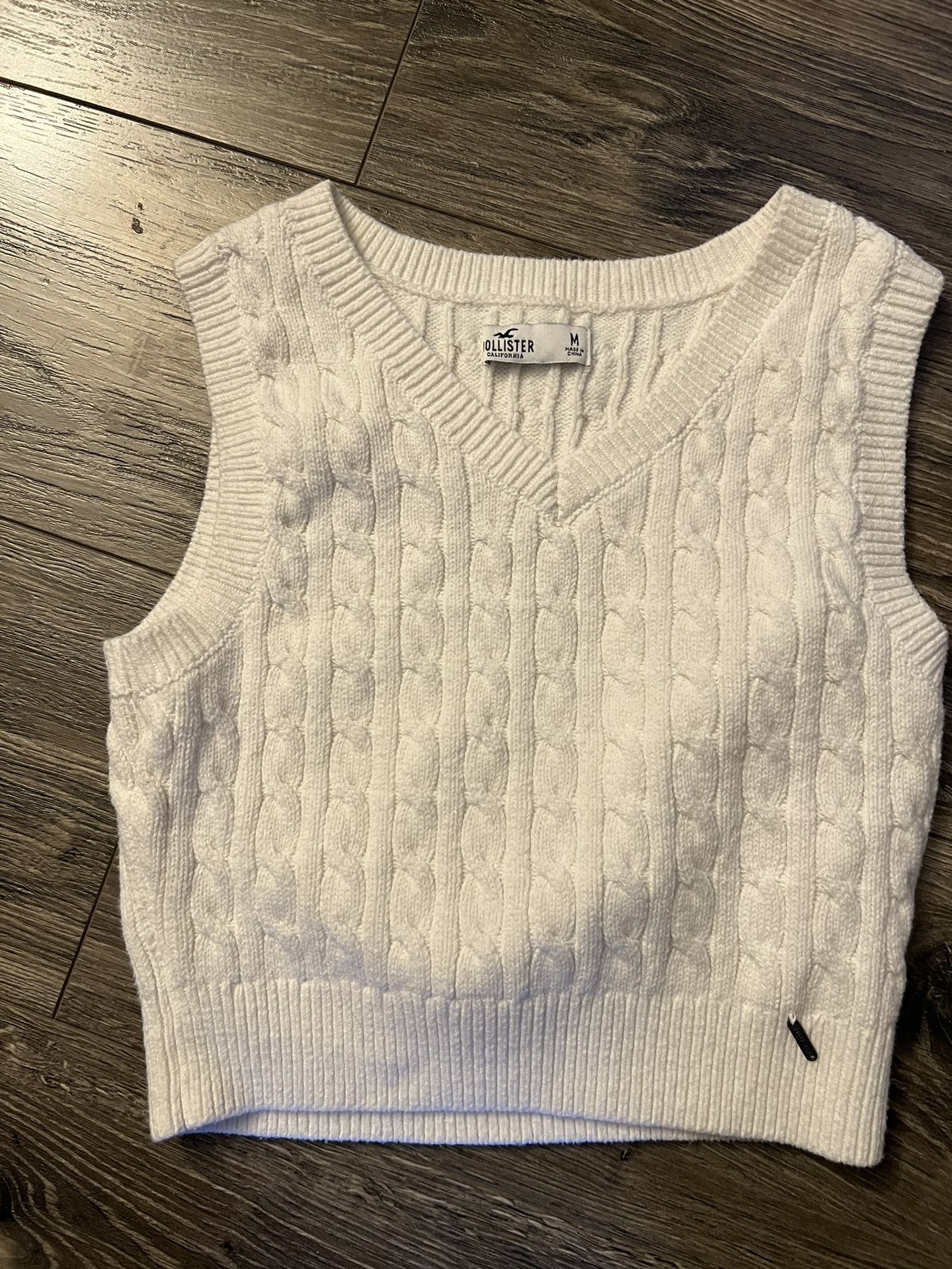 Hollister Cropped Sweater Vest Size Medium - White