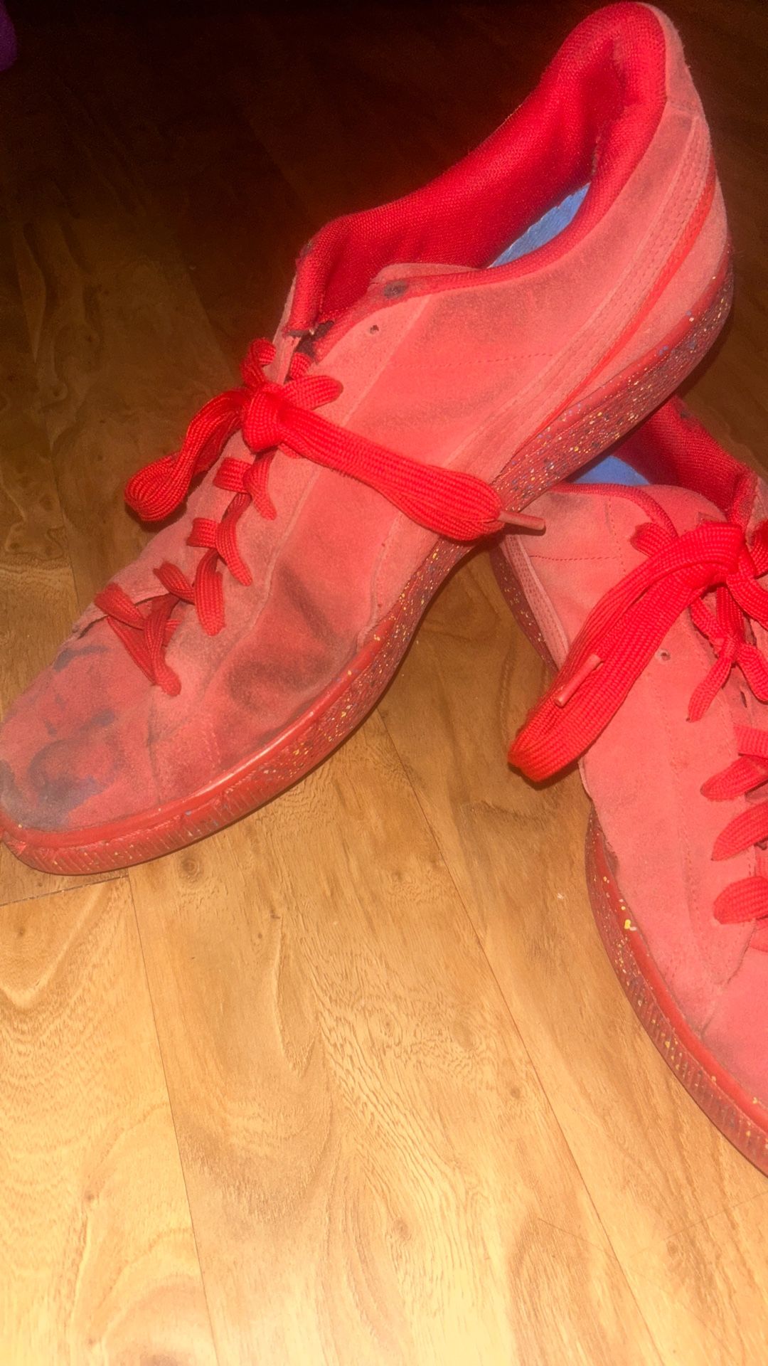 Pumas Red Suede