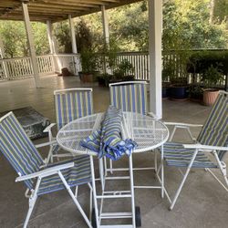 Table Set With 4 Chairs 