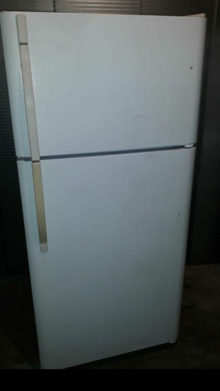 Kenmore Apartment . size refrigerator(size: 30w by 30" d by 65" h (can deliver for free_