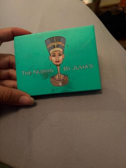 Juvia’s Place The Nubian eyeshadow palette
