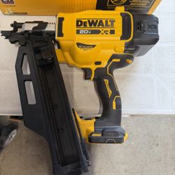 DEWALT 20-Volt 21° Cordless Framing Nailer (Tool-Only)