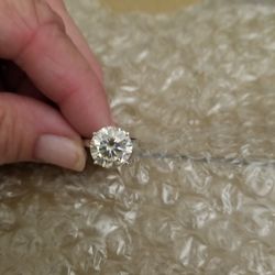 GENUINE SILVER  4 CT LT CHAMPAGNE MOISSANITE RING SIZE 7