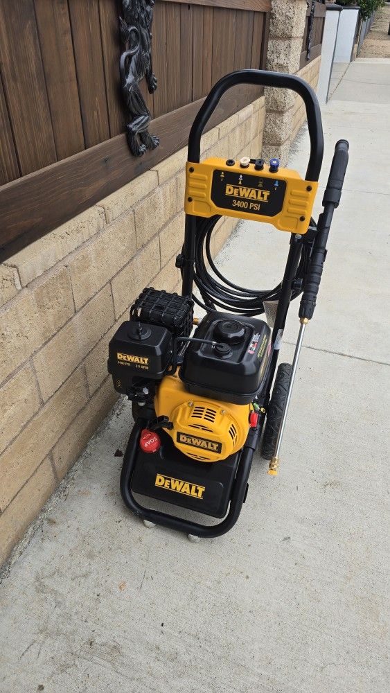 Dewalt 3400 Psi Gas Pressure Washer
