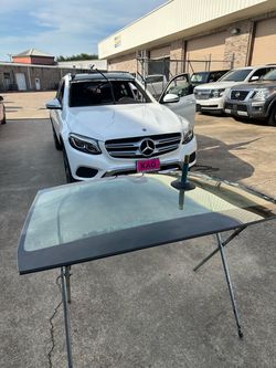 Mercedes Front Windshield!! Brand New!!