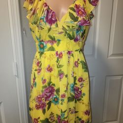 Yellow Floral Spring Dress V Neck Size medium