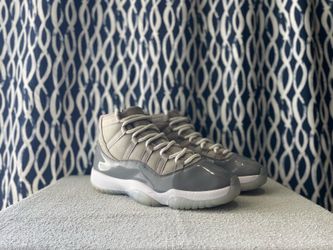2021 Jordan 11 ‘Cool Grey’  (men size: 9)