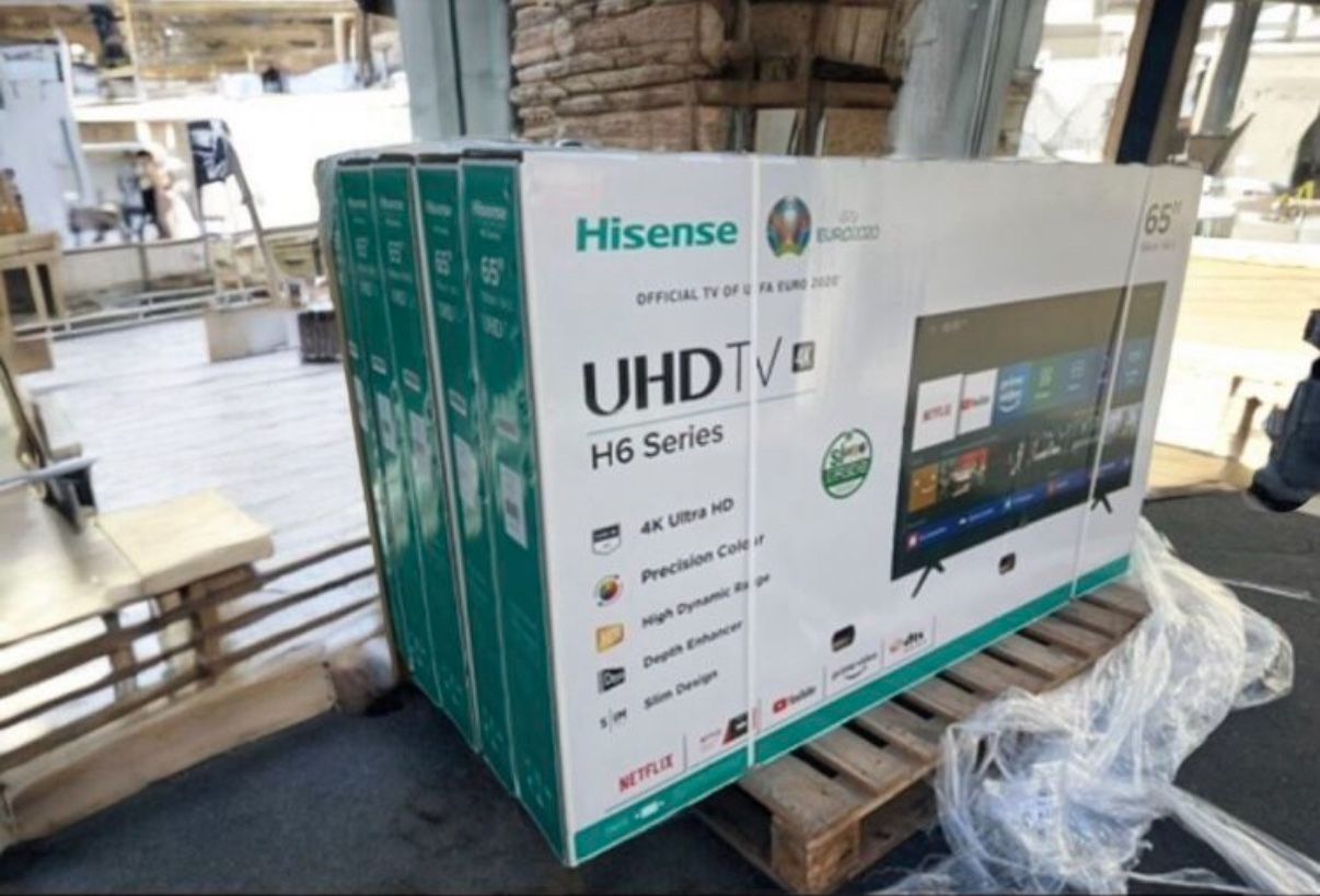 65 “ Hisense Smart 4K LED HDR TV