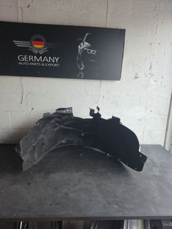 ALFA ROMERO GIULIA  2018-25 OEM Rear RH  Liner  (contact info removed)8
