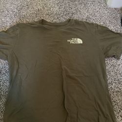 NORTH FACE T SHIRT MEDIUM