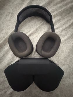 AirPod Maxes