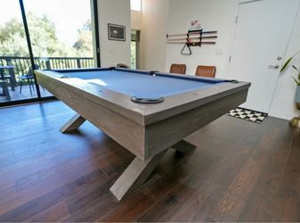 In Pasadena: POOL TABLE (SHIPPING INCLUDED)