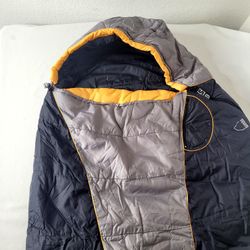 Vintage Sierra Designs "Wild Bill" Polarguard 3D Mummy Sleeping Bag 88" X 33" Black