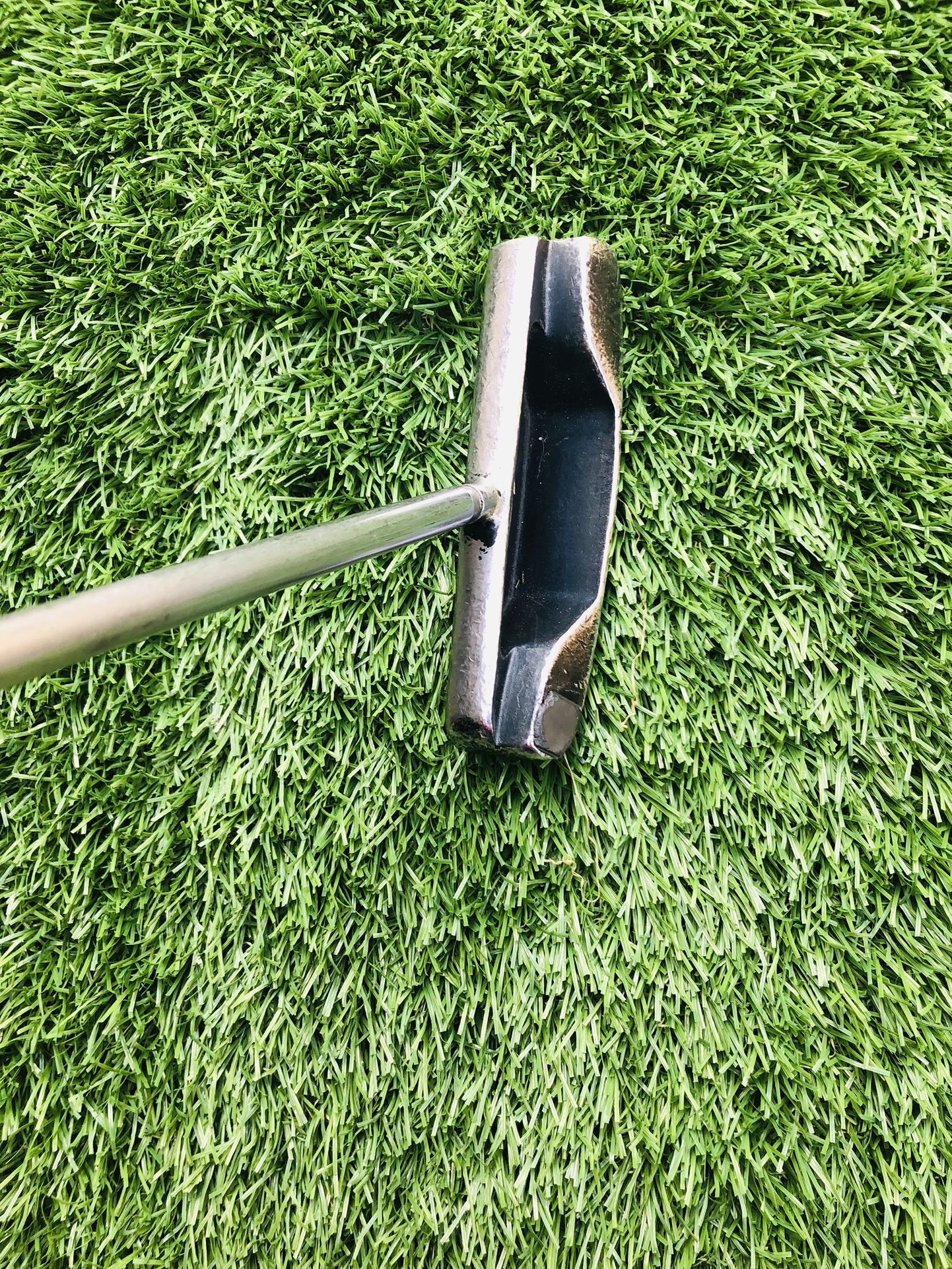 Yes! C-Groove Blade Center Shaft Putter