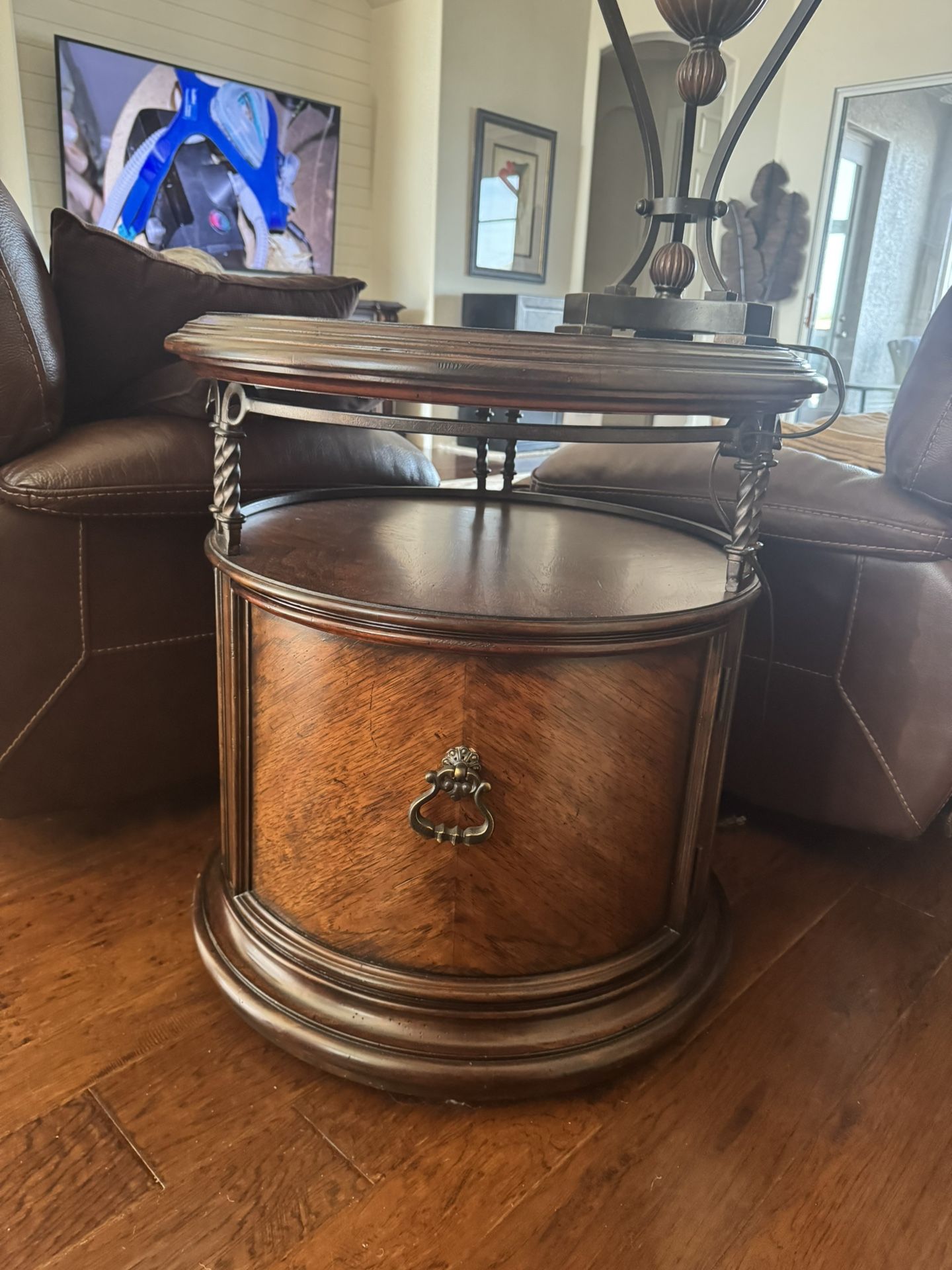 Stanley Costa de Sol Round End Table