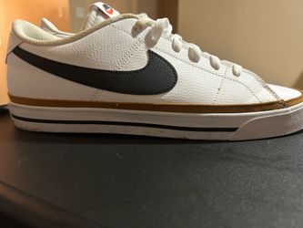 Men’s Nike shoes size 13