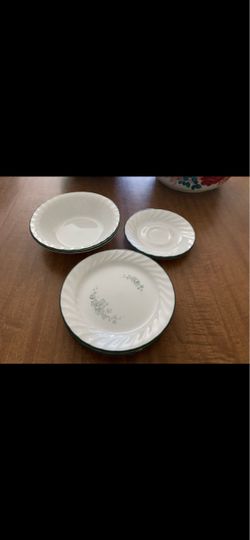 Corelle Callaway Ivy Pattern Plate/Bowl Set