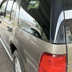 2005 Ford Explorer