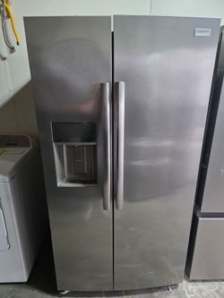 REFRIGERATOR  FRIGIDAIRE  SIDE BY SIDE