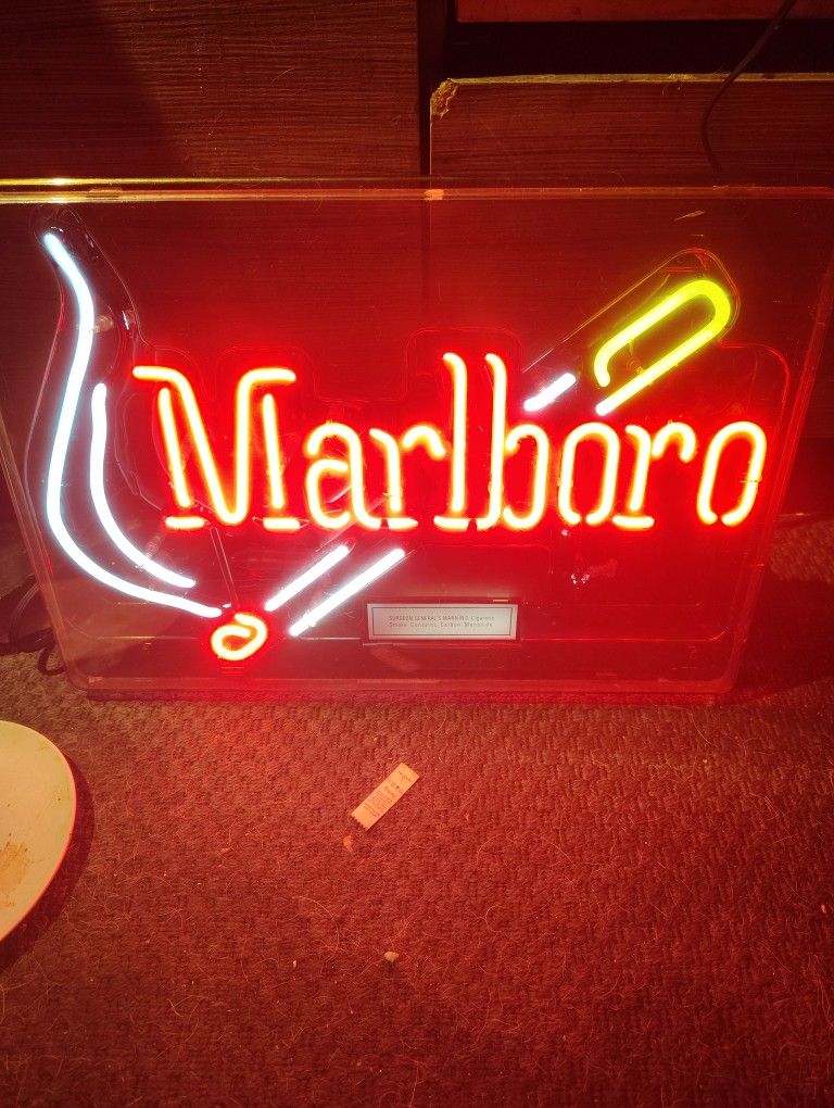 Vintage Marlboro Neon Sign (24x18)