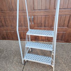 *** INDUSTRIAL LADDER PLATFORM ***