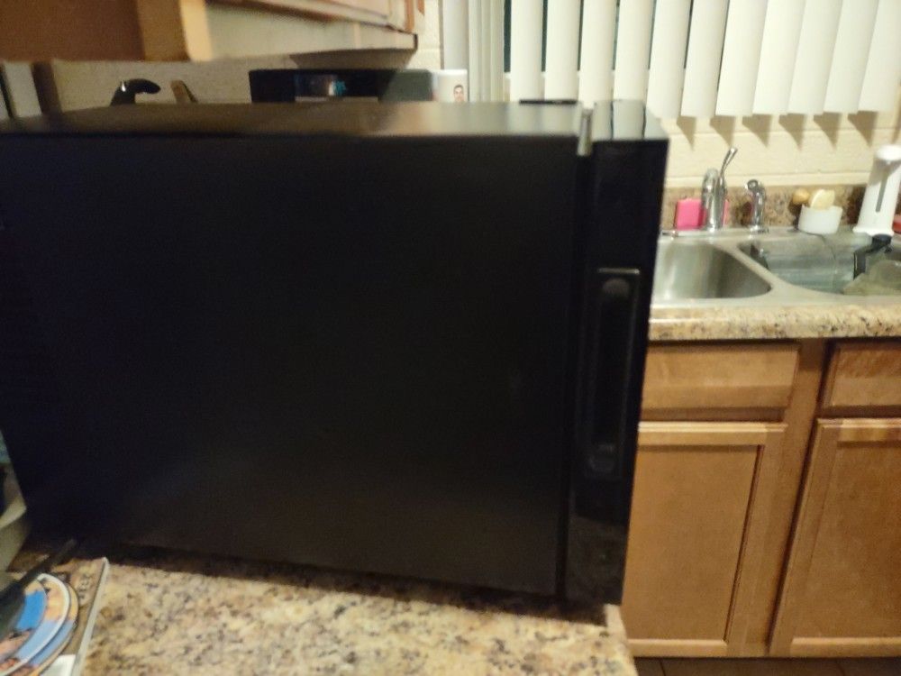 Vissani 6Bottle Wine Cooler for Sale in Eleven Mile, AZ OfferUp