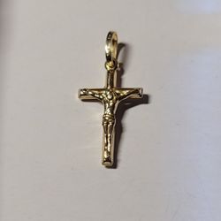 14 K GOLD  CROSS  PENDANT  