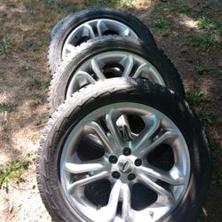 2011 Ford Explorer Two Wheel Drive Tires And Rims Tires Are Studded Like New