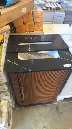 24 in vanity bathroom brand new $375
