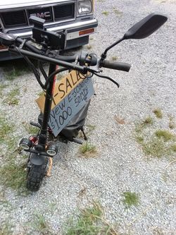 Zondoo 001 plus Hyper scooter. Black and gold