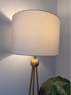 Floor lamp