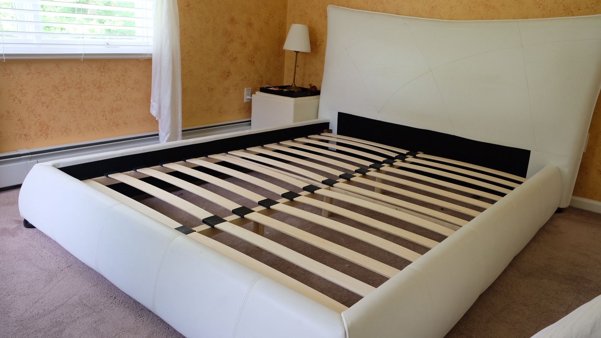 Queen Size Bed With Night Stand
