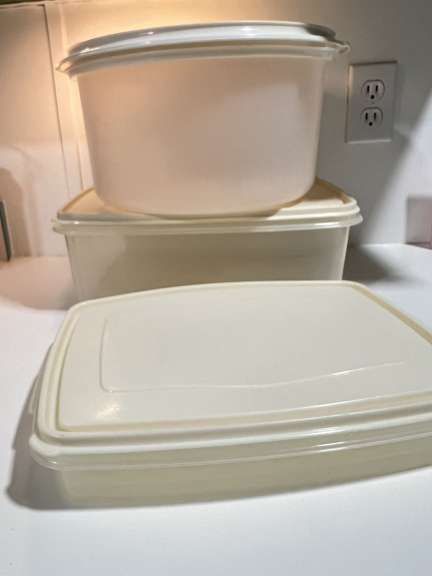 Vintage Round Large Rubbermaid Serving’s Saver Cake Keeper Container 3 pieces