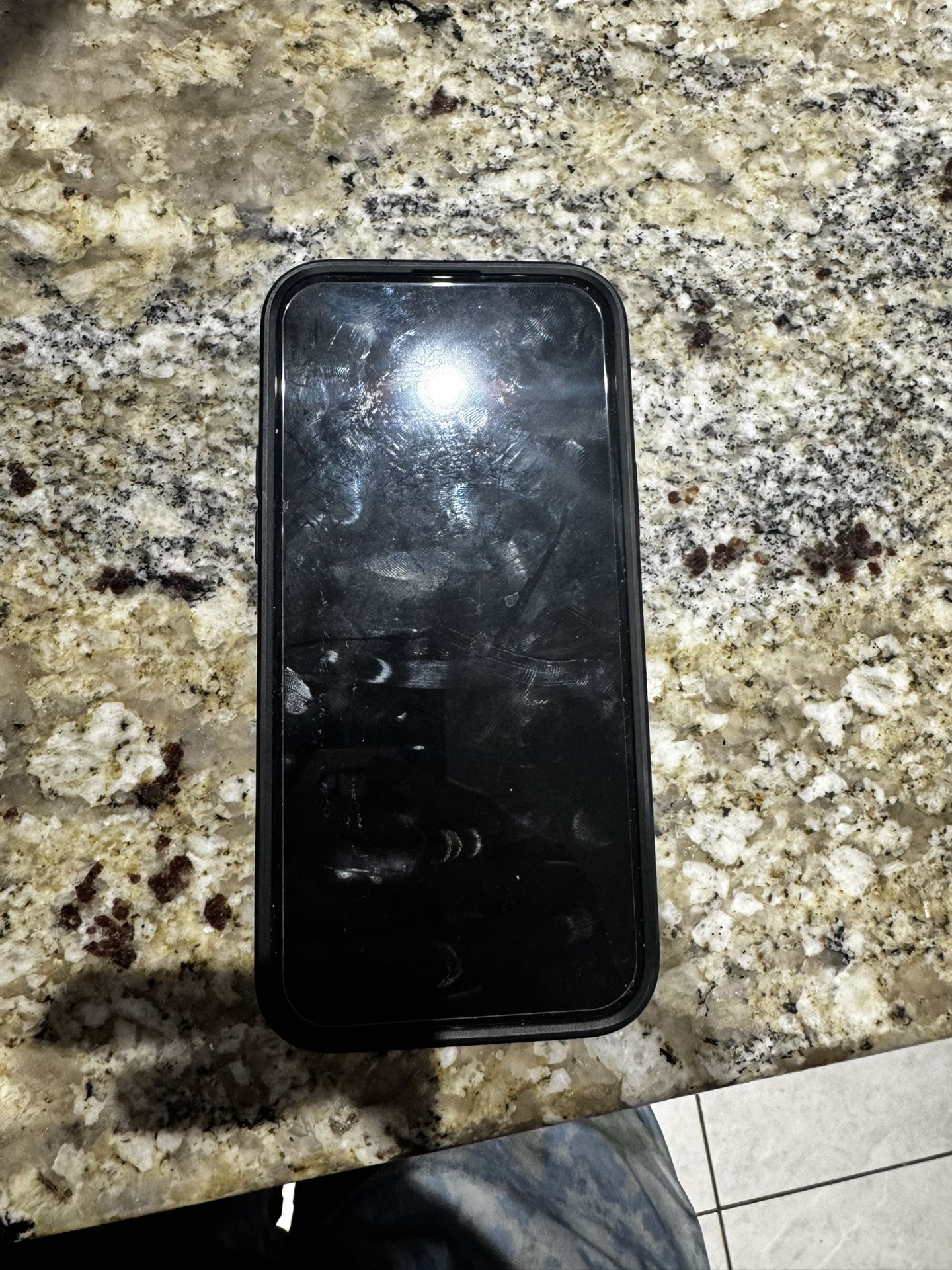 I PHONE 15 Plus (READ DESCRIPTION)