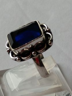 Pretty Tanzanite Blue Gemstone ring sz.9