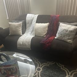 Two Pieces Couch 