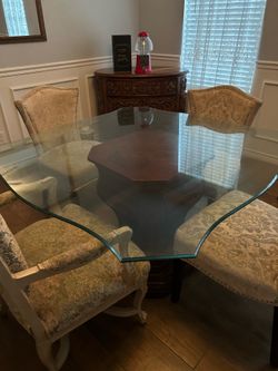 Dinning room table
