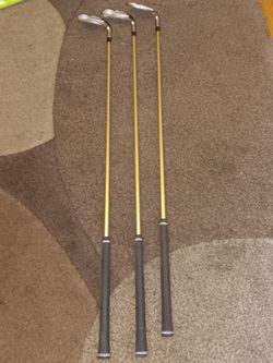 Affinity Ladies Golf Irons 7, 8, P Wedge...RS