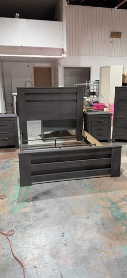 Ashley Furniture Queen Bed Frame w/2 Nightstands and 1 Dresser