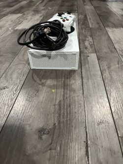 Xbox S Console with Controller and Cables